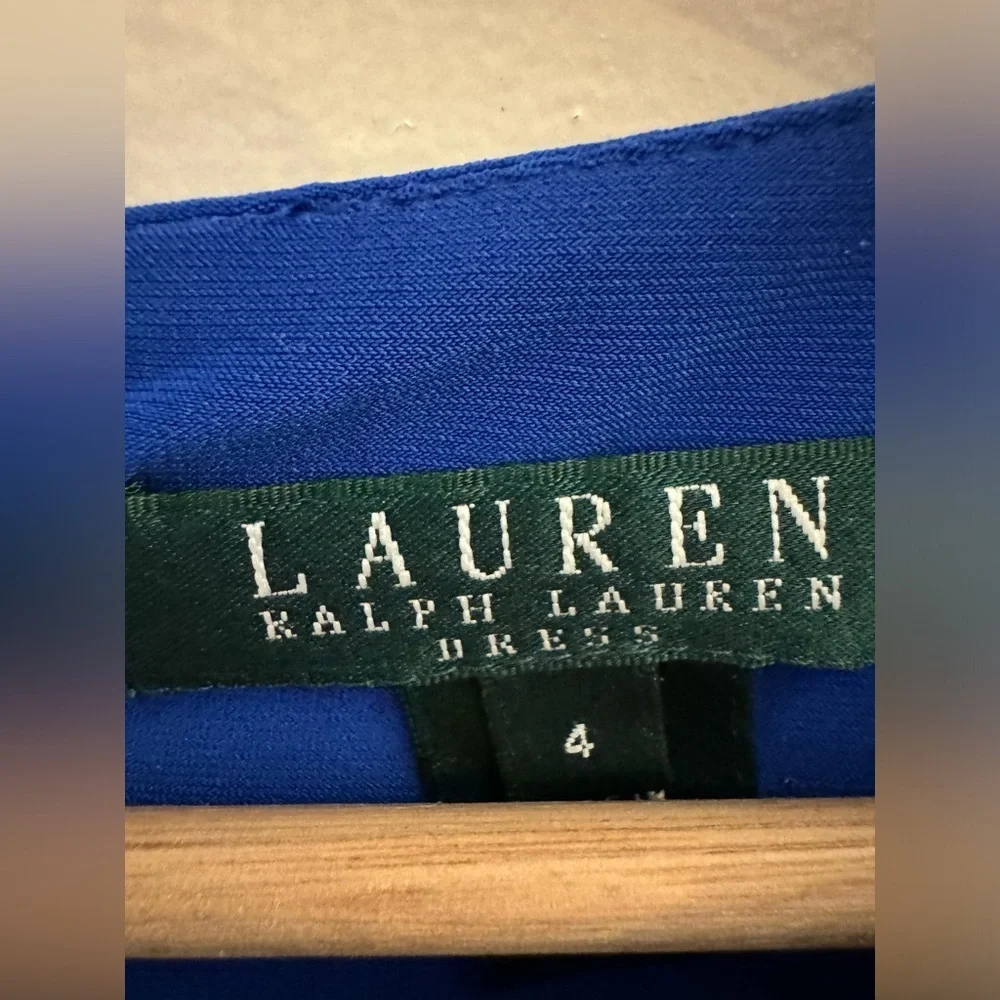 Stunning Ralph Lauren Sheath Dress in Royal Blue with a flattering bodice size 4
